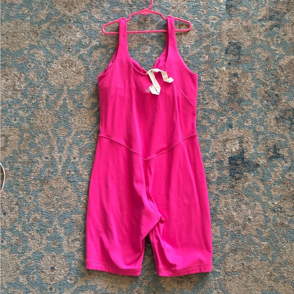 EUC Lululemon Sonic Pink Align Onesie Size 6, 8” Inseam & Built in Padded Bra - Picture 4 of 5